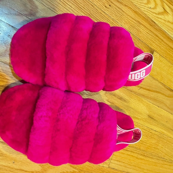 UGG k fluff yeah slides slippers Barbie pink color - Picture 7 of 9